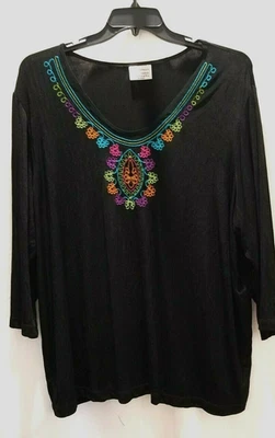 TOP DE PUNTO RENACENTISTA NEGRO CON HERMOSOS BORDADOS EN LA PARTE DELANTERA TALLA GRANDE SIN ETIQUETAS #2929 Foto 1 de 4