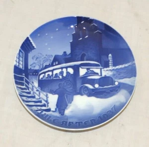 Bing & Grondahl B&G 1937 Jule After Christmas Bus 7 inch Plate - Picture 1 of 3