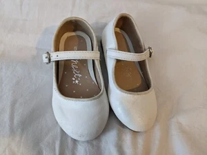 Girl Next White Mary Jane Shoes Bridesmaid Party Size 5 EUR 21 - Picture 1 of 4