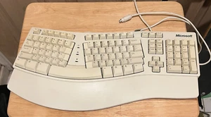 Vintage Microsoft Natural Wired Keyboard Ergonomic X03-53733 E145346 - Picture 1 of 3