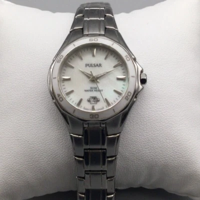 Reloj Pulsar Mujer 25mm Tono Plateado Cuadrante MOP Fecha VX82-X530 Batería Nueva 5.75" Foto 1 de 4