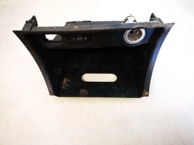 Gruppo copri accendisigari Cadillac BLS 2008 12760533, Genui #1414700-68 - Immagine 1 di 3