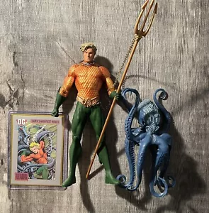 DC Comics Essentials AQUAMAN (DC Collectibles) and Topo with collection card - Picture 1 of 3