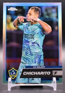 Chicharito 2023 Topps cromo MLS refractor de variación de fotos SP # 77 - Imagen 1 de 2