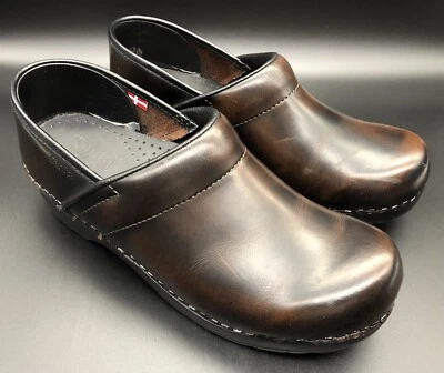 Zuecos profesionales sanita grapados 38 estrechos para mujer CUERO hechos a mano CALIDAD marrón Foto 1 de 4