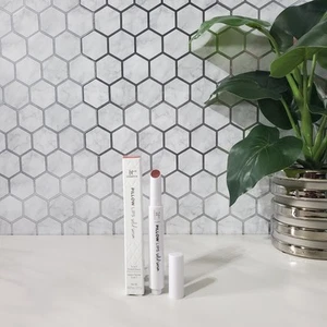 It Pillow Lips festes Serum 5 in 1 getönter Glanz bescheiden 0,07 Oz. - Bild 1 von 8