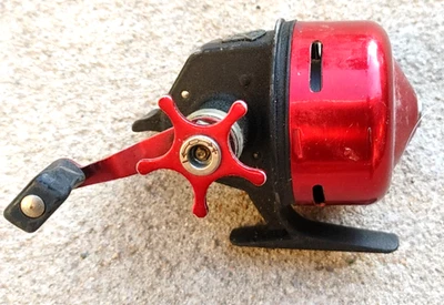 Carrete de pesca vintage Abu Garcia Abu-Matic 170 Spincast rojo Abumatic hecho en Suecia Foto 1 de 4