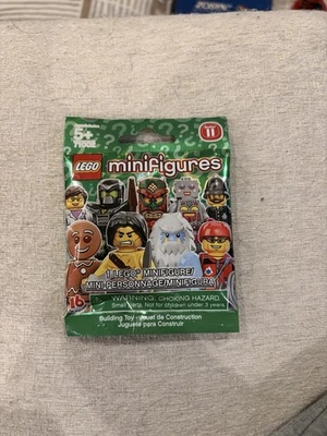 LEGO Lady Robot Series 11 Collectible Minifigure col11-16  71002 - Image 1 of 2