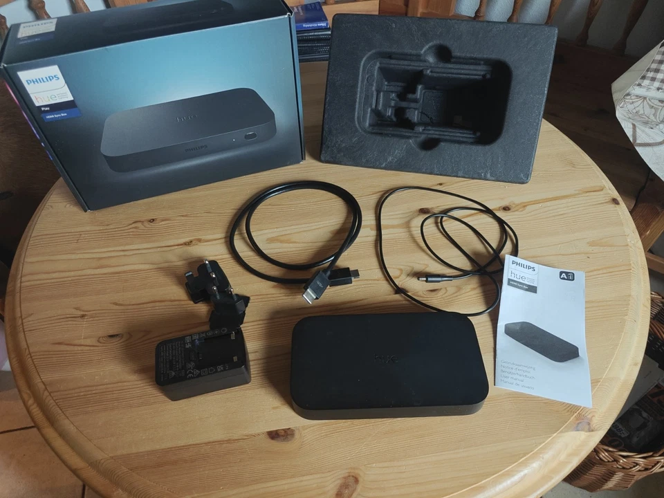 Philips Hue Play HDMI Sync Box 4K 60Hz 1. Generation - Bild 1 von 2