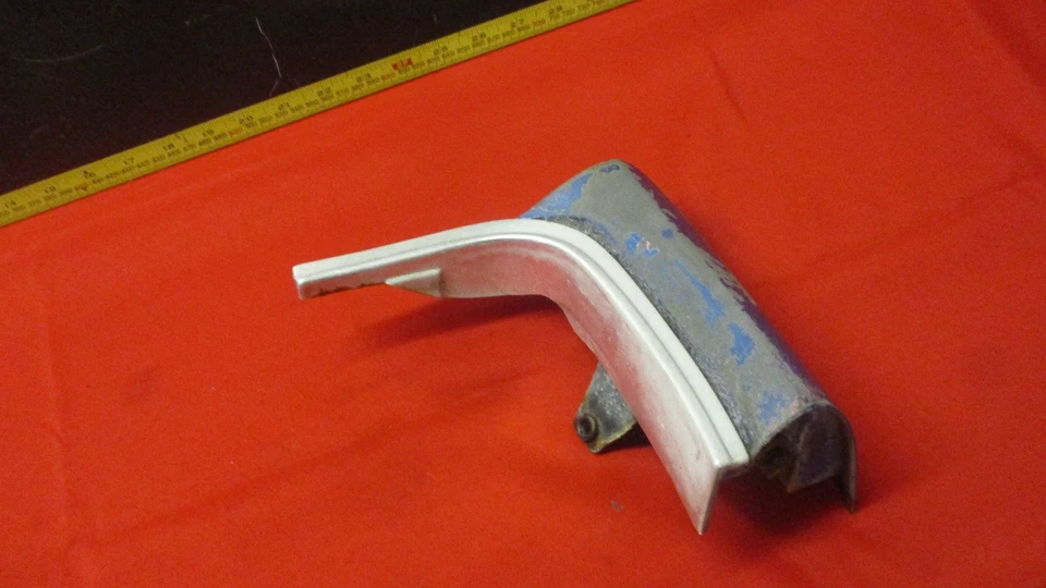 Chevrolet Nova 1973 1974 extensión guardabarros delantero con moldura de cejas lado izquierdo Foto 1 de 4