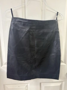 Valerie Stevens Lederrock Gr. 10 - Bild 1 von 17