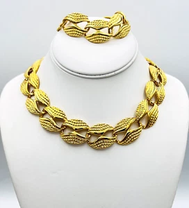 Juego de pulsera collar vintage texturizado tono oro - Imagen 1 de 8