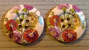 2 Flower Buttons Crafting Sewing Round Wood 4 Hole 1 1/8" - Picture 1 of 2