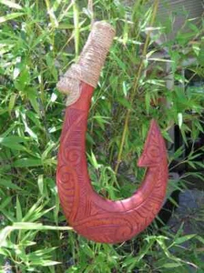 Hawaiianisches handgefertigtes Wanddekor Massivholz polynesischer Fischhaken Stammesdesign - Bild 1 von 4