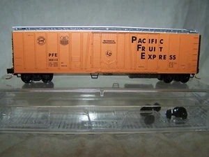 MTL N-Scale 51' 3-3/4" Rib Side Mechanical Reefer PFE (RTR) - Bild 1 von 12