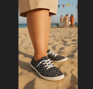 Torrid Riley Sneaker 8 WW schwarz weiß Blumen Schnürschuhe bequem gepolstert - Bild 1 von 7