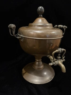 Urna de água quente antiga de latão Samovar servidor de chá café com torneira 12” de altura - Imagem 1 de 4