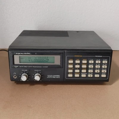 Realistic Pro 2022 Radio Scanner UHF VHF AM-FM 200 channel, As Is, Repair. - Image 1 of 4
