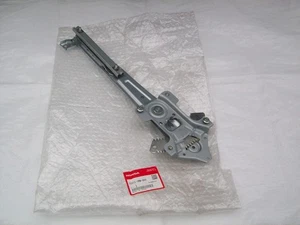 Honda Insight ZE2 Electric Window Regulator Front Right 7221TM8003 2009-2014 - Picture 1 of 4