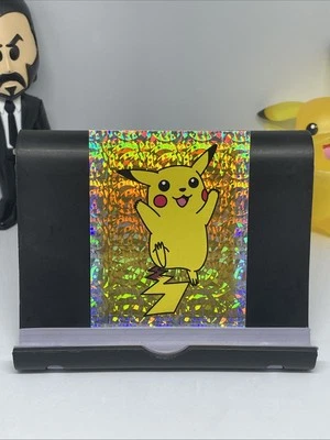 1999 Topps Merlin Nintendo Pokemon Pegatina Pikachu S30 Oro Holofoil Paquete Casi Nuevo Fresco Foto 1 de 2