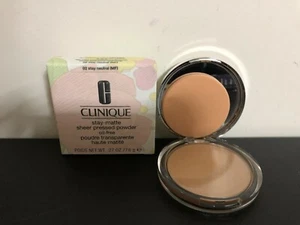 Polvo prensado transparente Clinique Stay mate sin aceite #02 mantenerse neutral 0,27 oz en caja - Imagen 1 de 2