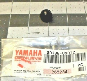 YAMAHA DT250 90338-09012 BODY PLUG NOS 1 QUANTITY VINTAGE OEM FREE SHIPPING - Foto 1 di 2