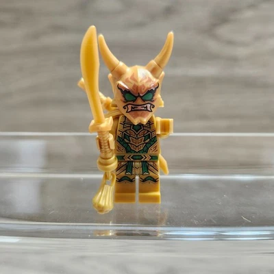 LEGO Ninjago: Golden Oni Lloyd Minifigure (njo0774) Golden Ultra Dragon (71774) - Image 1 of 4