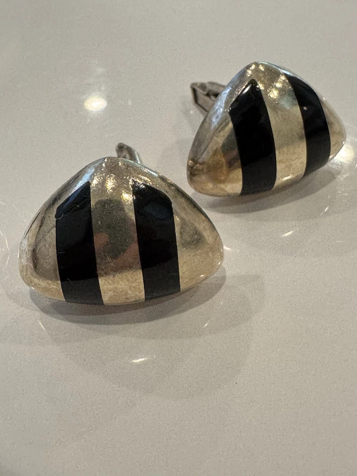 Mid Century Better Than Sterling Silver 970 ABOTOADURAS México com ônix preto - Imagem 1 de 4