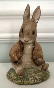Figura Royal Albert Beatrix Potter - Benjamin Bunny sentado en un banco - 1989 - Imagen 1 de 7