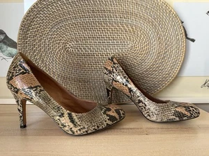 Hinge black suede pumps shoes closed toe wooden stacked heel Women Size 7.5 - Picture 1 of 12