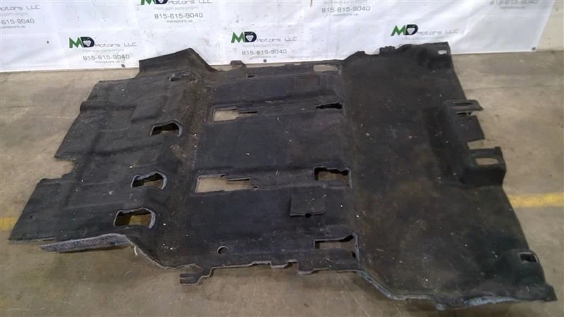 Buick Enclave 2018-2021 fila trasera piso inferior alfombra revestimiento 84235339 Foto 1 de 4