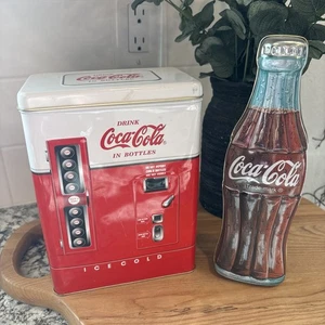 Lotto di due barattoli ribaltabili per bevande Coca Cola da una bottiglia - Foto 1 di 6