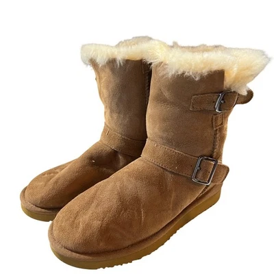 Botas femininas de camurça forradas de shearling sem marca tamanho 6 com fivela - Imagem 1 de 4