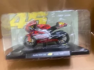 VALENTINO ROSSI COLLECTION - APRILIA RSW 250 IMOLA 1999 1/18 - Picture 1 of 3