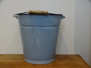 Alter Email Eimer Emaileimer Metalleimer mit Drahthenkel und Holzgriff blau - Bild 1 von 7