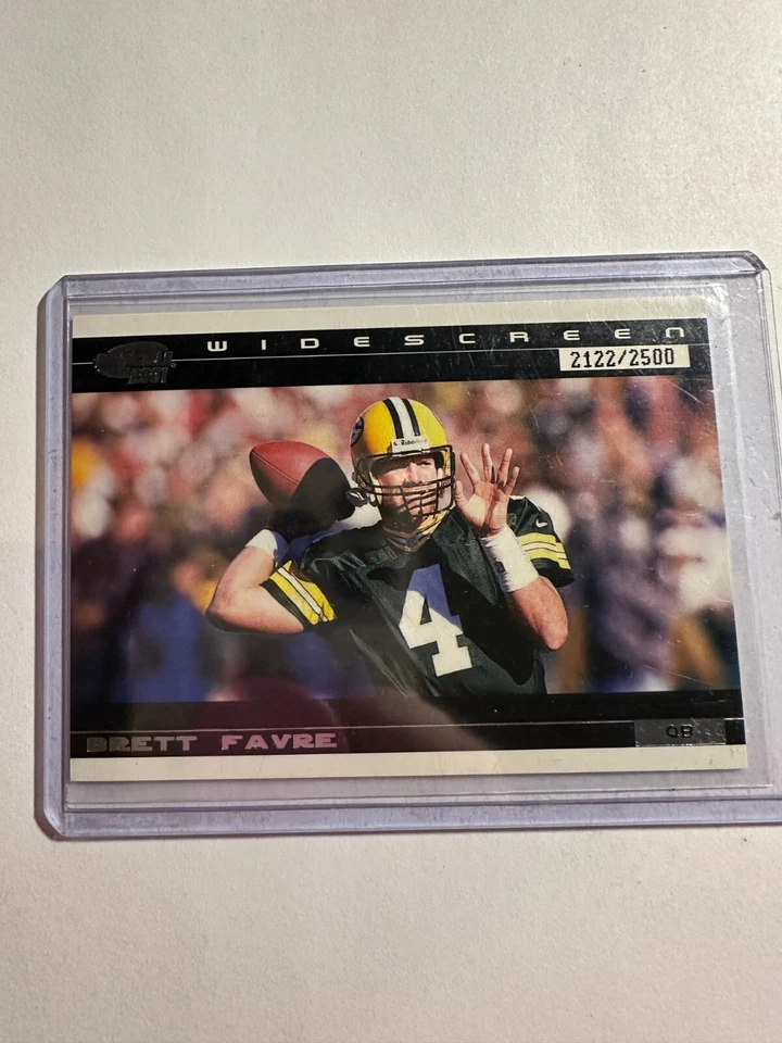 K73,603 - 2001 Pacific Invincible Widescreen #6 Brett Favre #/2500 - Image 1 of 1