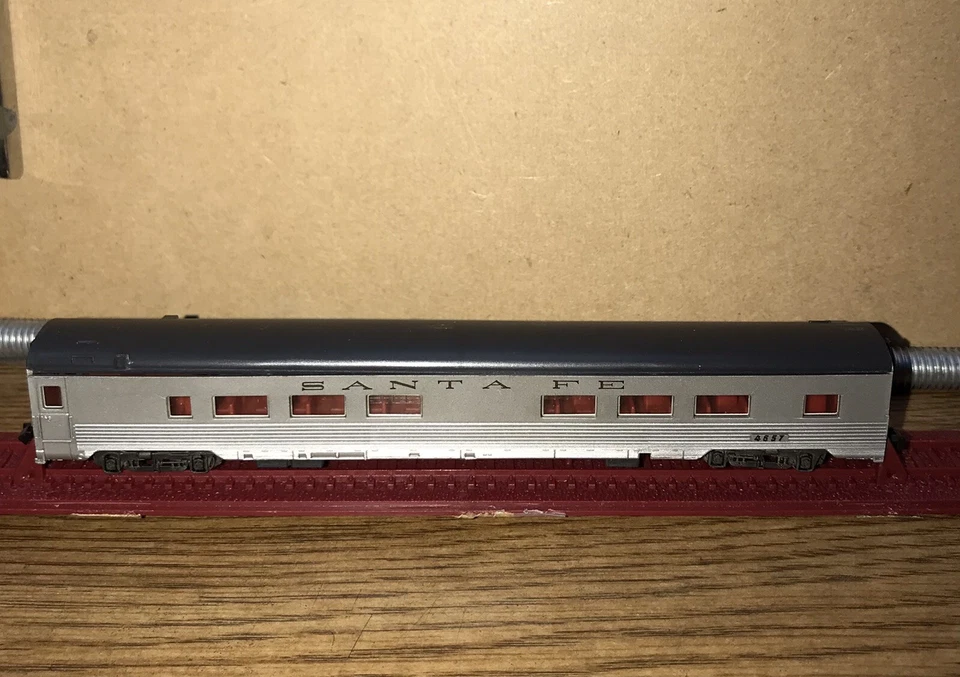 Con-Cor N Gauge Santa Fe Pullman Passenger Car 4311-A - Image 1 of 1