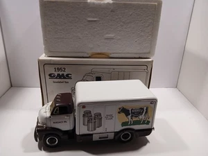 First Gear 1952 GMC Hershey Chocolate Insulated Van Delivery Truck 1:34 Diecast - Picture 1 of 9