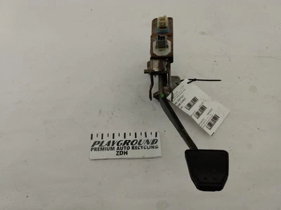 SATURN SKY Clutch Pedal With Mounting Bracket Fits 2007 2008 2009 2010 - Image 1 of 4