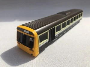Hornby R326 BR Class 142 Pacer Body Shell 55556 Western Brown & Cream No Glazing - Foto 1 di 13
