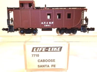 N Life-Like 7710 Santa Fe Caboose ATSF #1951 - Image 1 of 4