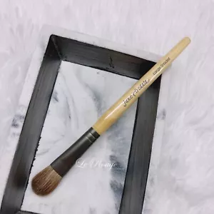 Jane Iredale Large Shader Brush (short handle) natural hair eyeshadow brush New - Picture 1 of 3