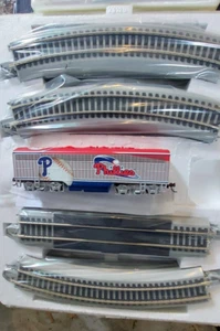 Hawthorne Village Phillies 2008 World Series HO F-7B Diesel Engine & trainTrack - Picture 1 of 2