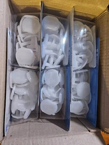 1 Kiste mit 6 SICHERHEITSSTECKER 1. STECKDOSE - 30 STÜCK - WEISS - NEU Wiederverkäufer Konvolut - Bild 1 von 15