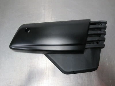 EB1300 2017 MOTO GUZZI V7 III 750 PIEDRA PANEL LATERAL DERECHO Foto 1 de 4