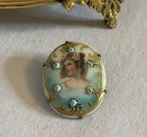 Antique Porcelain Pin Lovely Lady Portrait Hand Painted Blue Gold Back Lovely - Picture 1 of 6