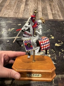 Excalibur Las Vegas Casino Spieluhr Ritter Pferd 8 Zoll - Bild 1 von 7