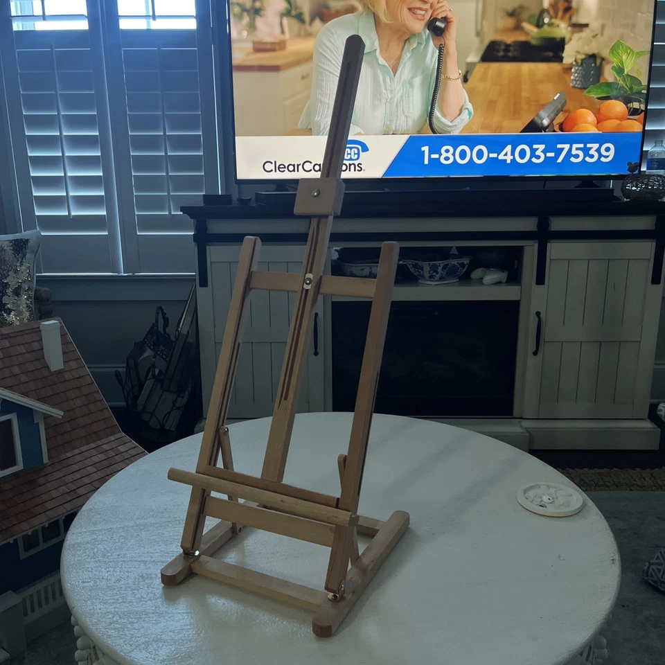 2 Beechwood Artist Tilting Table Easels, W&N + 1 Unbranded max Height 83 + 75 cm - Image 1 of 3