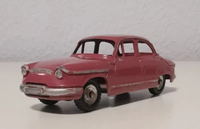 Dinky Toys 547 - Panhard PL 17 ohne Innenraum & Fenster Vintage Restauriert - Bild 1 von 4