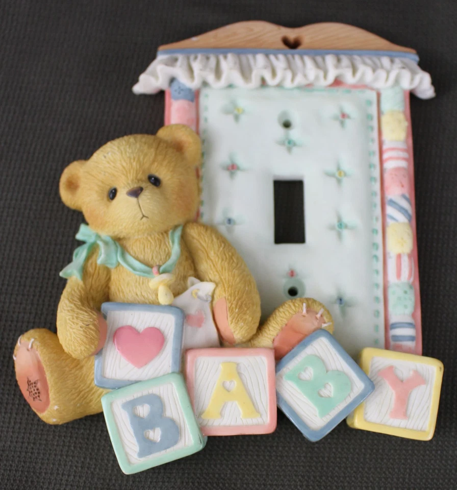 Cubierta de interruptor de luz para bebé Bear and Blocks Spelling Foto 1 de 4